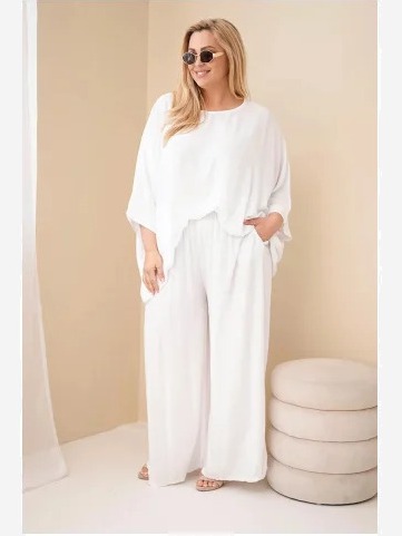 Dámsky plus size viskózový komplet so širokými nohavicami a blúzkou biely