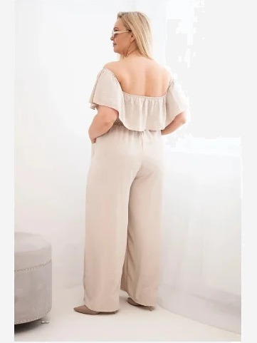 Dámsky overal Plus Size s volánom a krátkym rukávom béžový