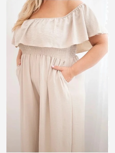 Dámsky overal Plus Size s volánom a krátkym rukávom béžový
