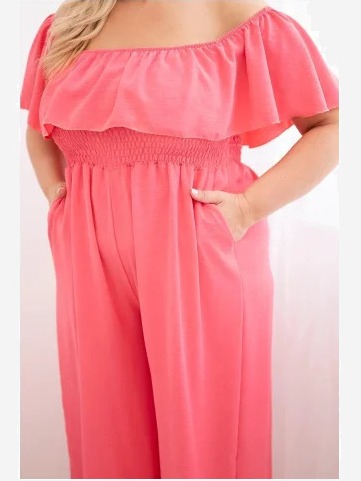 Dámsky overal Plus Size s volánom a krátkym rukávom ružový