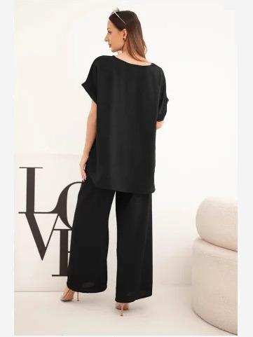 Dámsky komplet Plus Size blúzka a nohavice so širokými nohavicami čierny