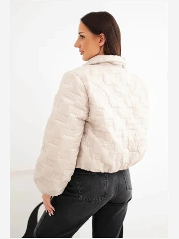 Dámska prešívaná krátka bunda s golierom a zipsom béžová
