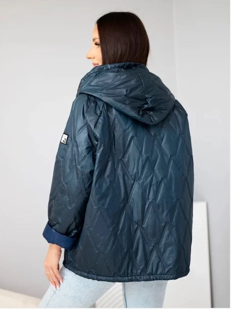 Dámska prešívaná bunda s kapucňou biela