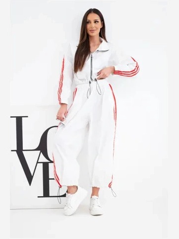 Dámska bavlnená súprava s oversized nohavicami a kontrastnými pásikmi biela