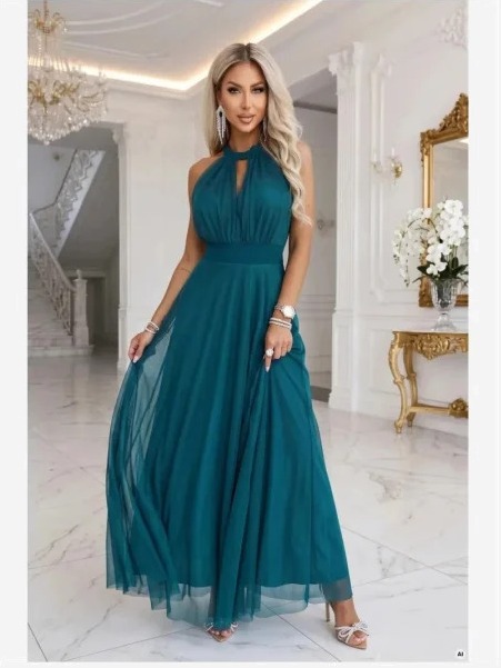 662-4 Elegantné večerné maxi šaty halter so štýlom a zaväzovaním v páse - zelené