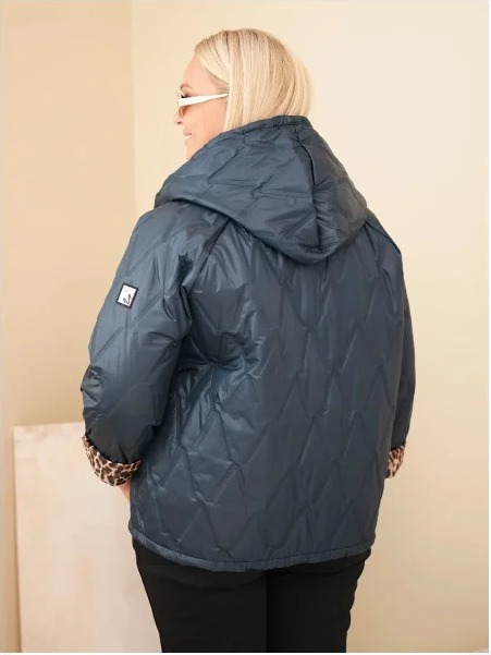 Dámska bunda Plus Size s kapucňou a leopardím lemovaním modrá