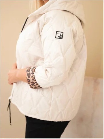 Dámska bunda Plus Size s kapucňou a leopardím lemovaním svetlo béžová