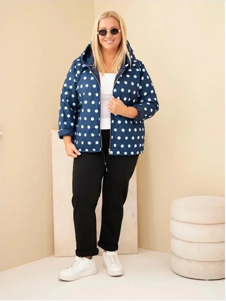 Dámska bunda Plus Size s kapucňou a bodkami modrá