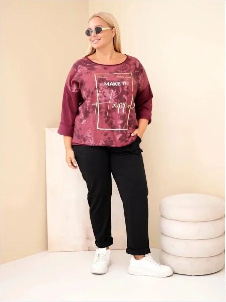 Dámska bavlnená blúzka Plus Size s potlačou a výstrihom do U slivková