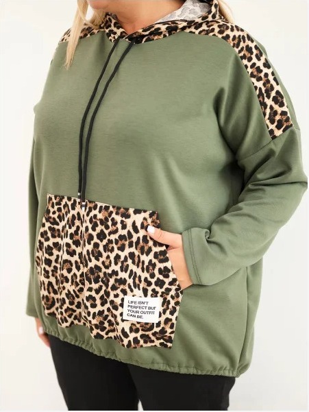 Dámska mikina Plus Size z viskózy s kapucňou a leopardími vložkami khaki