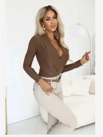 375-11 Štýlové dámske body so zavinovacím výstrihom - mocca hnedá