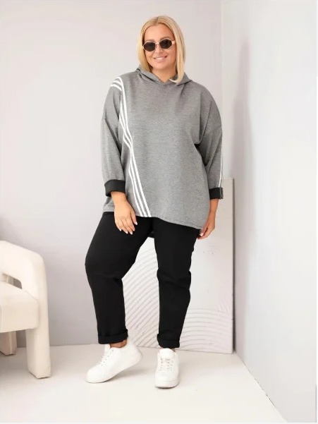 Dámska mikina Plus Size z viskózy s kapucňou a ozdobnými pásikmi tmavosivá tmavo szara