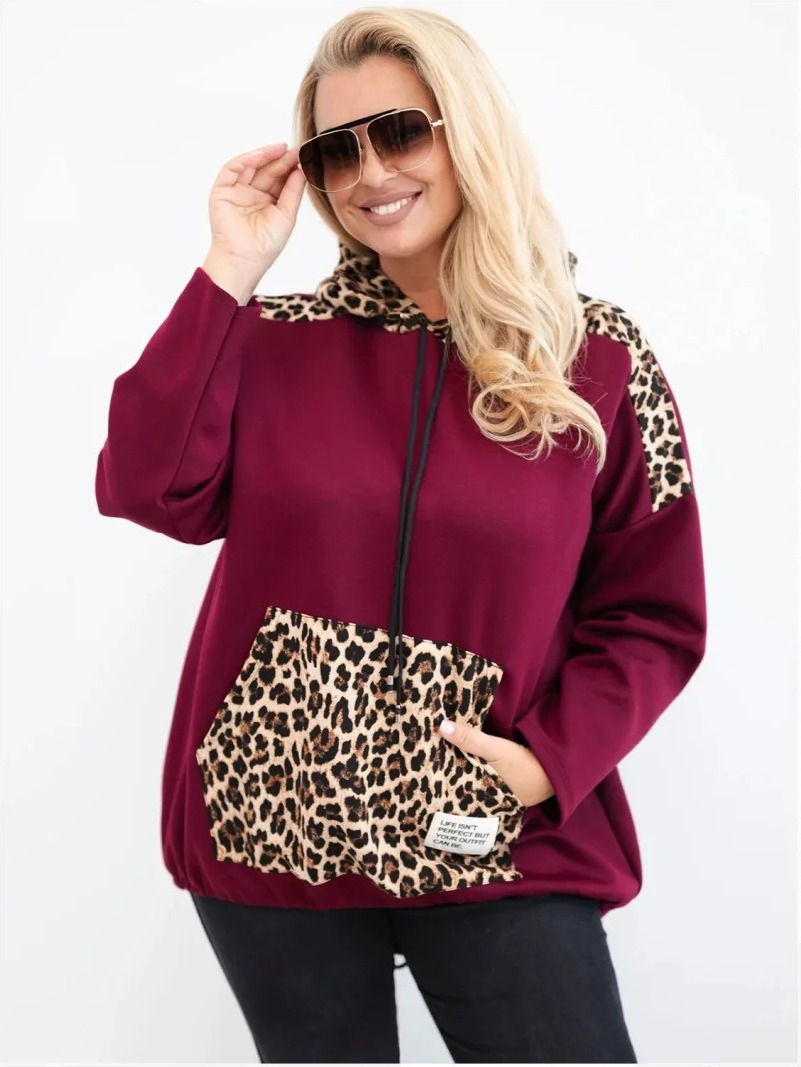 Dámska mikina Plus Size viskózová s kapucňou a leopardími vsadkami slivková