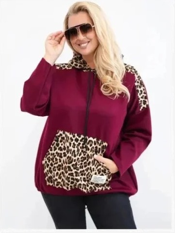 Dámska mikina Plus Size viskózová s kapucňou a leopardími vsadkami slivková