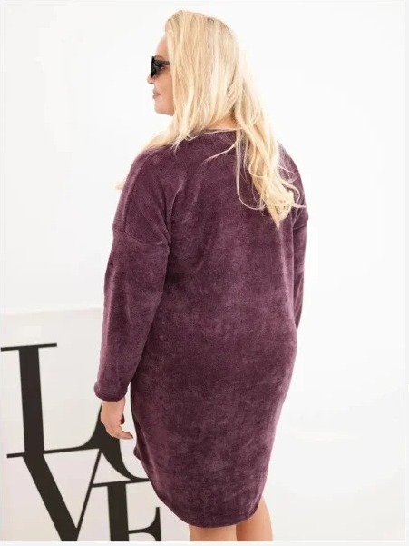 Dámske šaty Plus Size z trúbkového materiálu s voľným strihom tmavo fialová