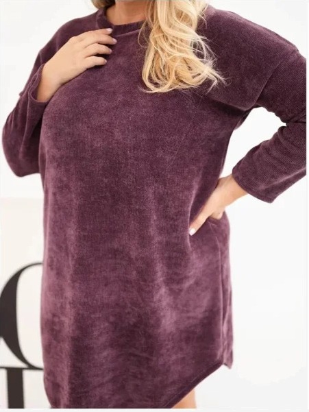 Dámske šaty Plus Size z trúbkového materiálu s voľným strihom tmavo fialová