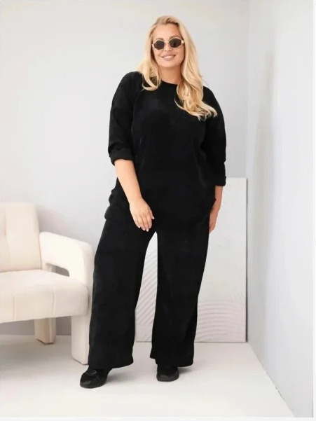 Dámsky komplet Plus Size z viskózy manšestrový so širokými nohavicami a mikinou čierny