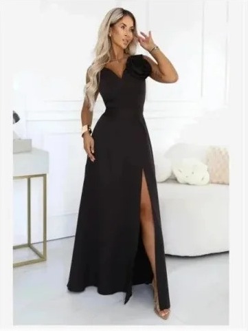 669-5 Romantické maxi šaty s kvetom na ramene a rozparkom - čokoládovo hnedá
