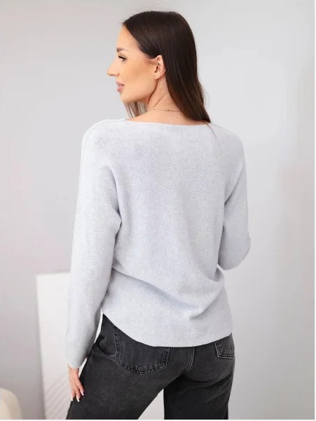Dámsky sveter z viskózy s dlhým rukávom a okrúhlym výstrihom svetlo šedý