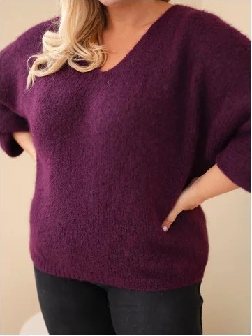 Dámsky sveter Plus Size s výstrihom do V a širokým rukávom fialová tmavá