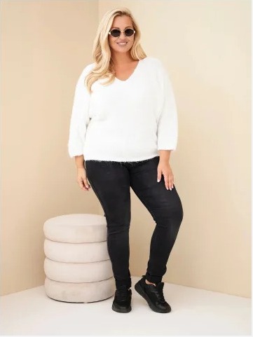 Dámsky sveter Plus Size s výstrihom do V a širokým rukávom ecru