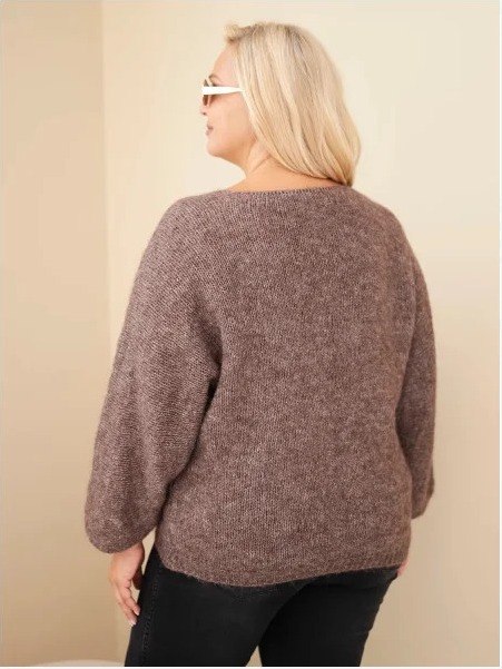 Dámsky sveter Plus Size s výstrihom do V a širokým rukávom mocca