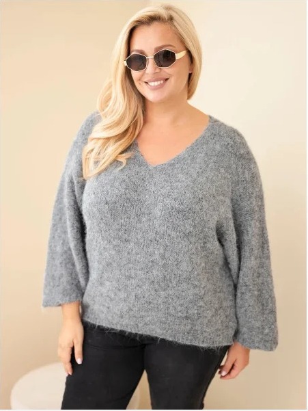 Dámsky sveter Plus Size s výstrihom do V a širokým rukávom sivý