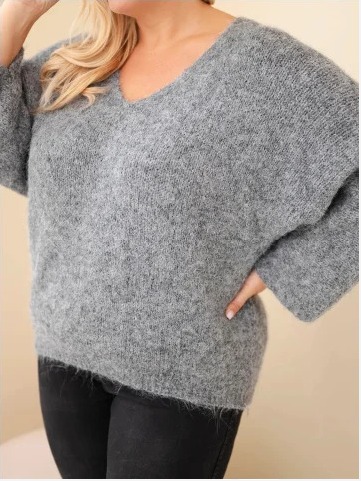 Dámsky sveter Plus Size s výstrihom do V a širokým rukávom sivý