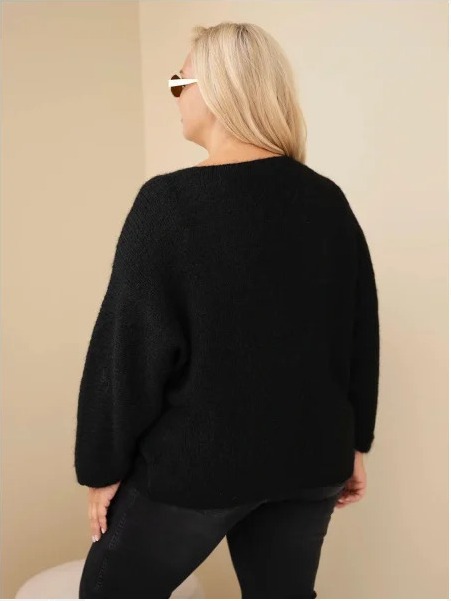 Dámsky sveter Plus Size s výstrihom do V a širokými rukávmi čierny