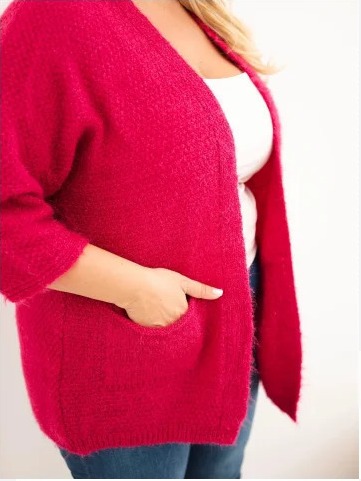 Dámsky sveter Plus Size s vreckami bez zapínania fuchsia