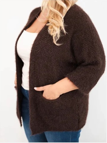 Dámsky sveter Plus Size s vreckami bez zapínania hnedý