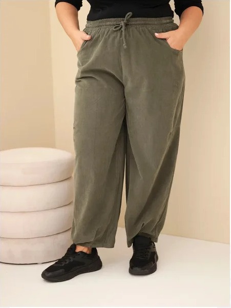 Dámske bavlnené nohavice Plus Size kordové s gumou v páse a vreckami khaki