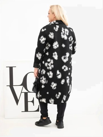 Dámsky elegantný kabát Plus Size s klopami v leopardí vzor čierny
