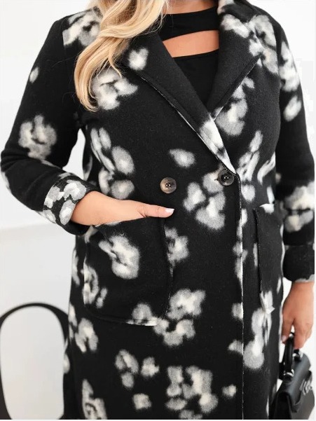 Dámsky elegantný kabát Plus Size s klopami v leopardí vzor čierny