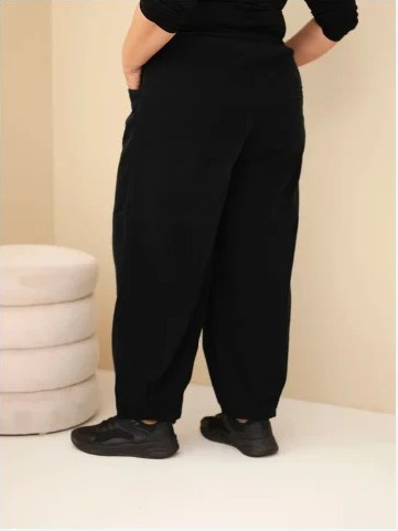 Dámske bavlnené nohavice Plus Size z manšestru s gumou v páse a vreckami čierne