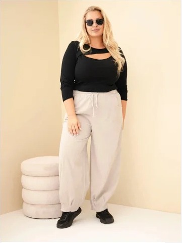 Dámske bavlnené nohavice Plus Size manžestrové s gumkou v páse a vreckami béžové