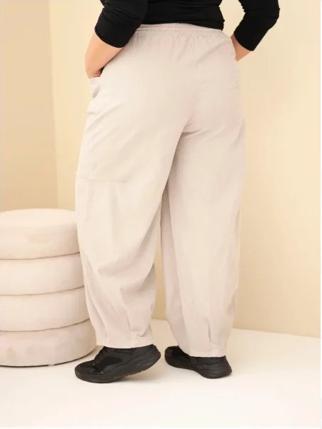 Dámske bavlnené nohavice Plus Size manžestrové s gumkou v páse a vreckami béžové