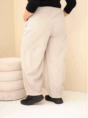 Dámske bavlnené nohavice Plus Size manžestrové s gumkou v páse a vreckami béžové
