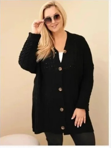 Dámsky kardigán Plus Size s gombíkmi a vrkočovým vzorom čierny