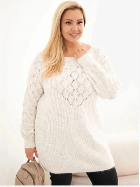 Dámsky sveter Plus Size z dierkovaného úpletu s dlhým rukávom béžový