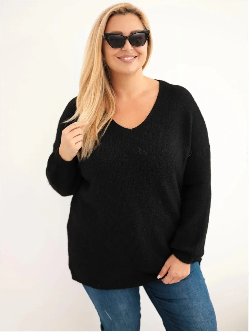 Dámsky sveter Plus Size s vlnou a výstrihom do V čierny