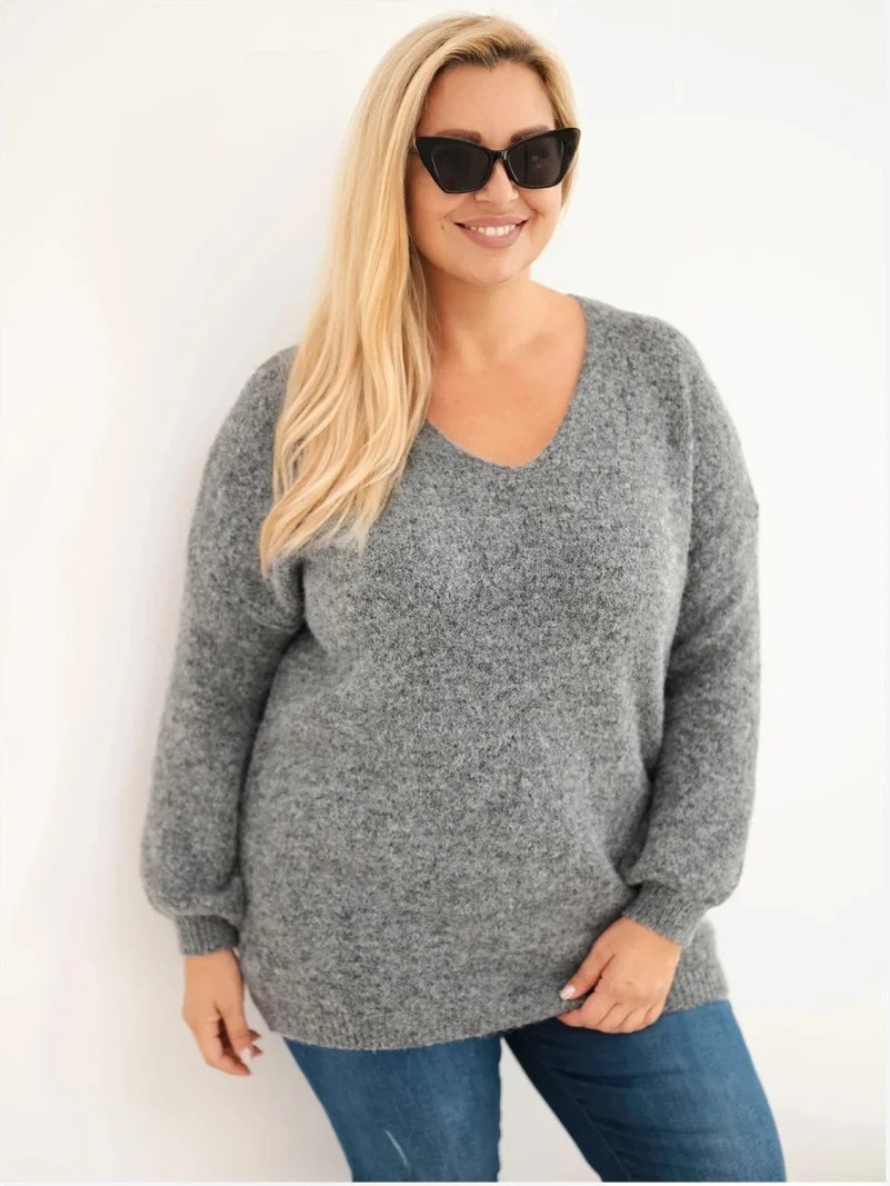 Dámsky sveter Plus Size s vlnou a výstrihom do V grafitový