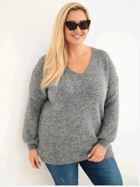 Dámsky sveter Plus Size s vlnou a výstrihom do V grafitový