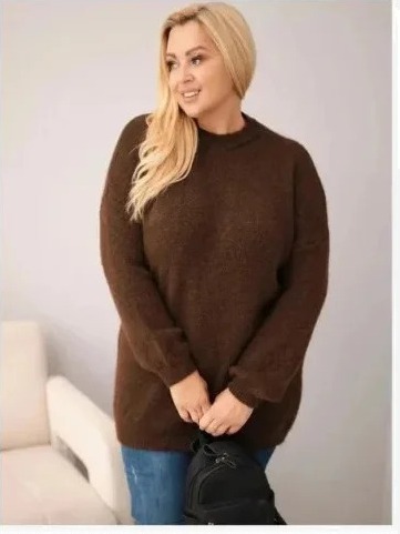 Dámsky sveter Plus Size vo voľnom strihu s dlhým rukávom hnedý