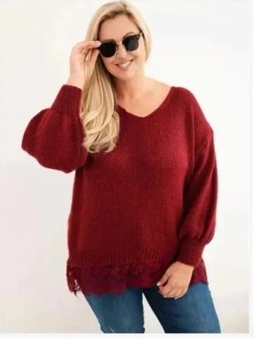 Dámsky sveter Plus Size s čipkovaným spodkom bordový