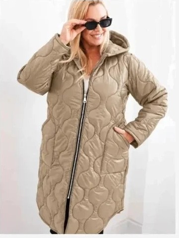Dámska zimná bunda Plus Size prešívaná s kapucňou svetlá camel farba