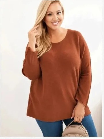 Dámsky sveter plus size s lodičkovým výstrihom rudy