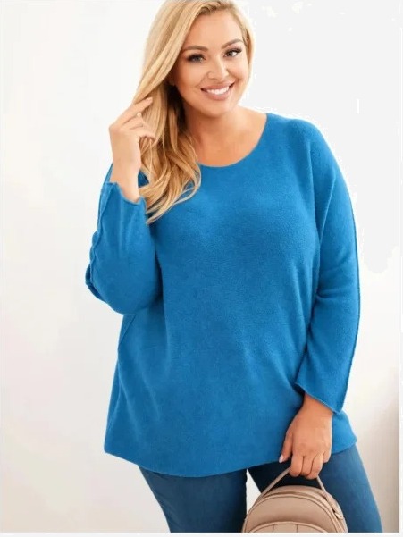 Dámsky sveter plus size s lodičkovým výstrihom námorná