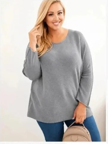 Dámsky sveter plus size s lodičkovým výstrihom grafitu