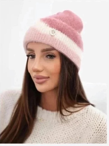 Čiapka dámska beanie rebrovaná s ozdobou tmavoružová+prášok